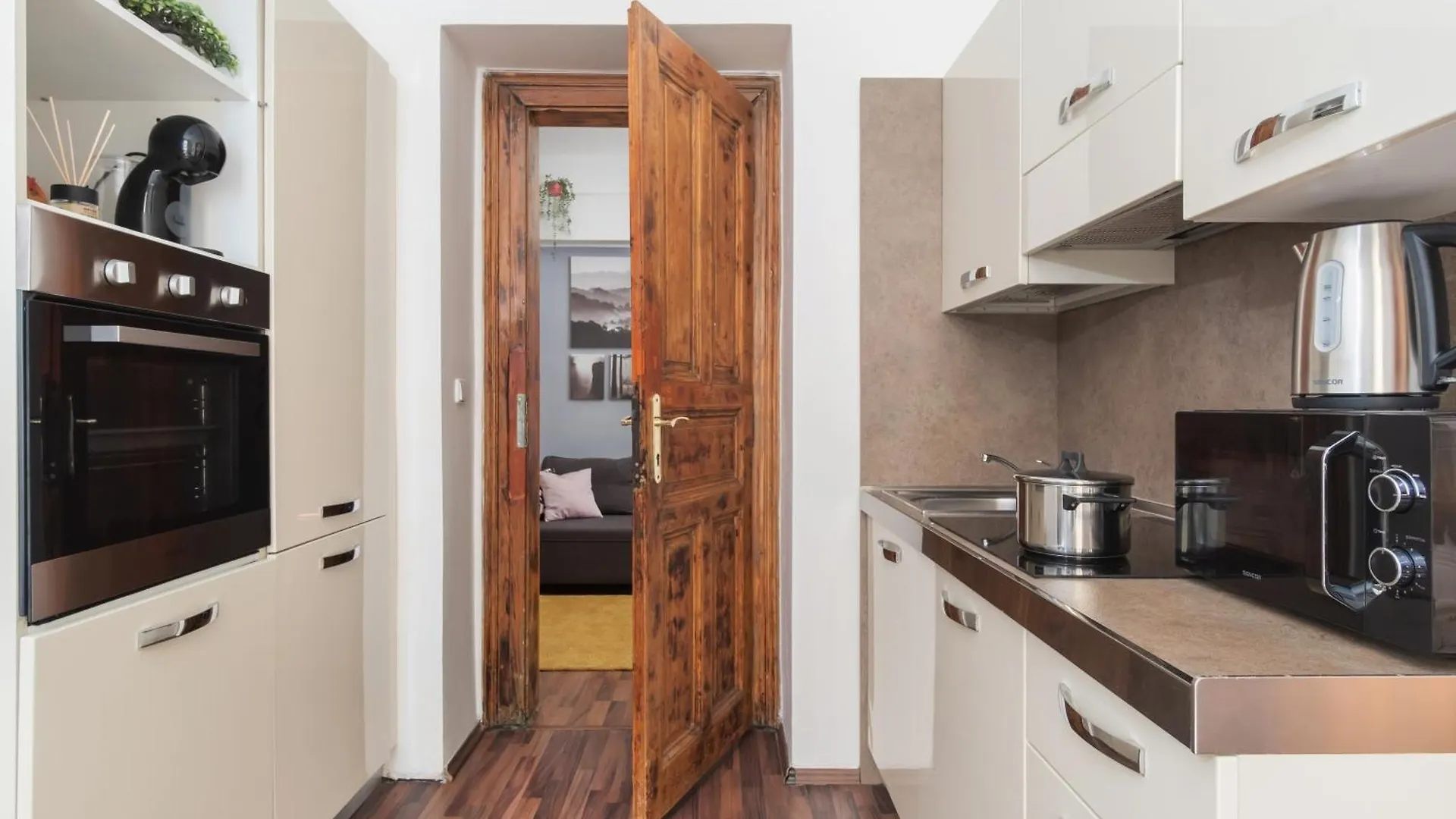 Prague Days - Modern Apts - Fast Wifi - Netflix - 7 Min Wenceslas Sq