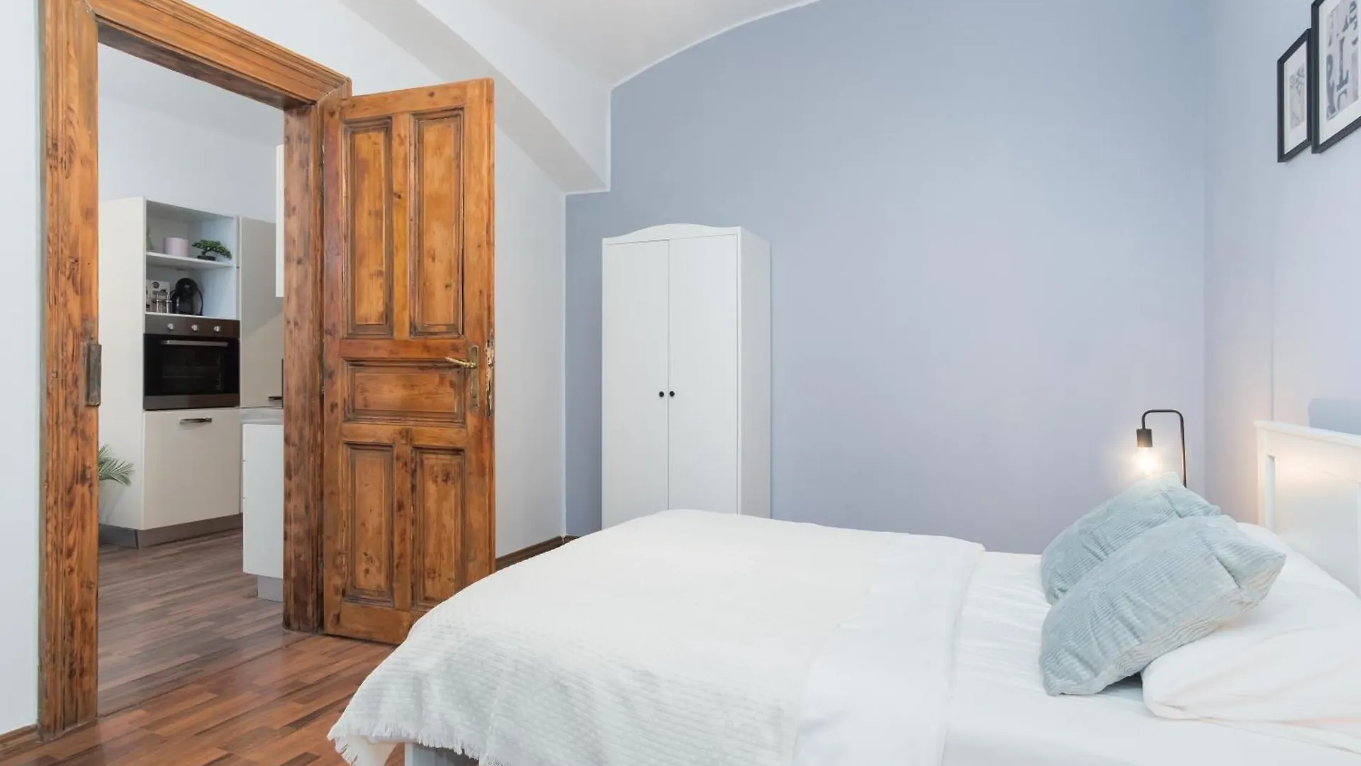 Prague Days - Modern Apts - Fast Wifi - Netflix - 7 Min Wenceslas Sq Appartement