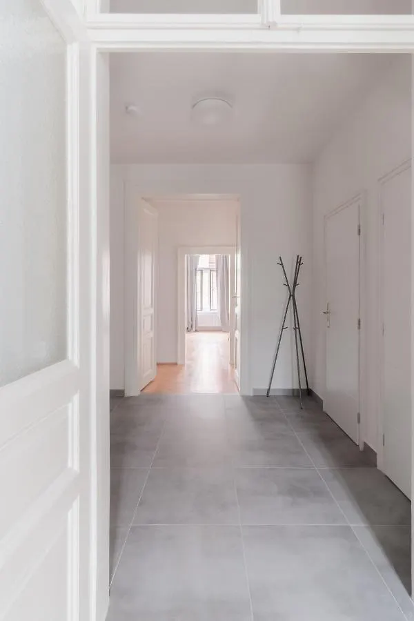 Prague Days - Modern Apts - Fast Wifi - Netflix - 7 Min Wenceslas Sq アパート