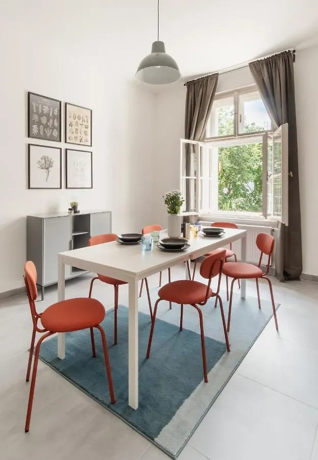 Prague Days - Modern Apts - Fast Wifi - Netflix - 7 Min Wenceslas Sq
