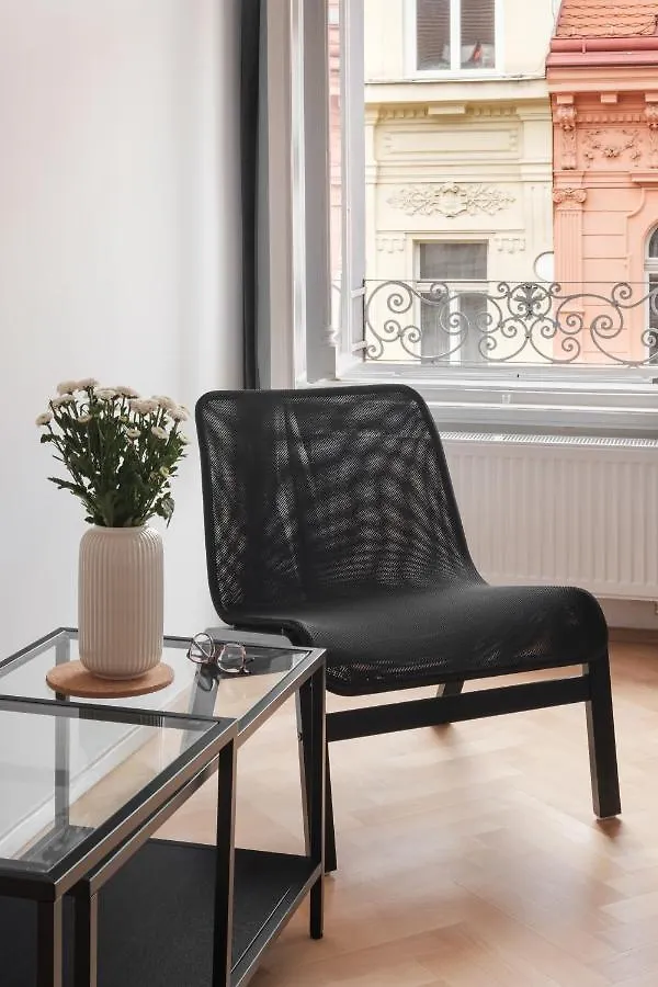 Prague Days - Modern Apts - Fast Wifi - Netflix - 7 Min Wenceslas Sq 0*,