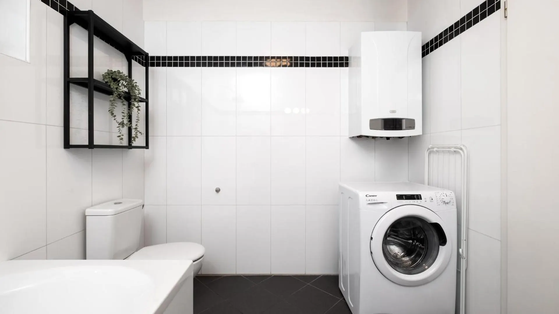 Prague Days - Modern Apts - Fast Wifi - Netflix - 7 Min Wenceslas Sq 0*,  チェコ